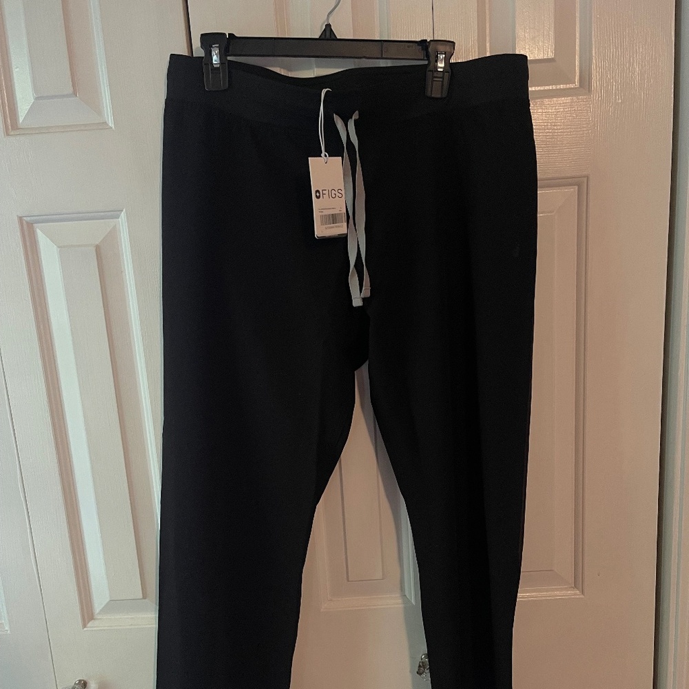 NWT Figs Livingston Basic Scrub Pants